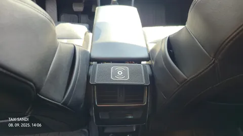 Pogled na kabinu sprijeda